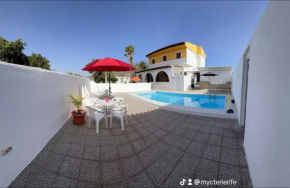 Villa Duke con piscina en Charco del Pino